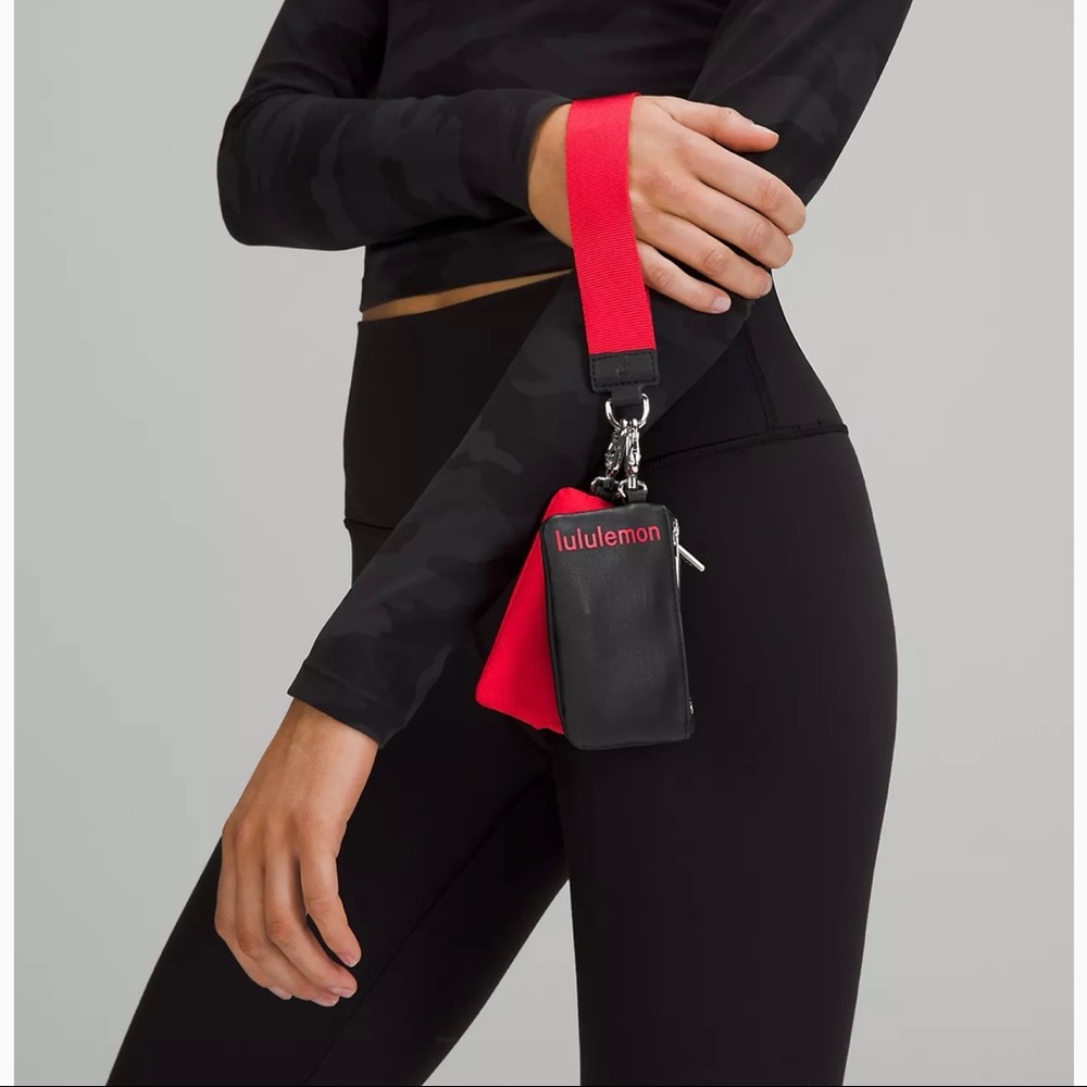 NWT Lululemon Dual Pouch Wristlet